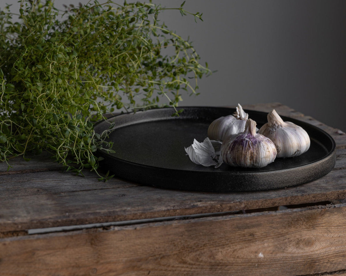 GRIMSHULT svartur keramik bakki